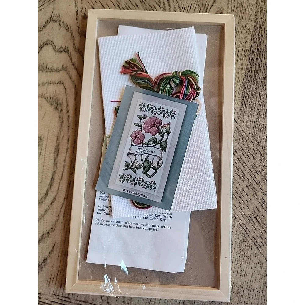 Design Works Crossstitch Petunia #9148 W/Frame New Flower Cross Stitch Kit
